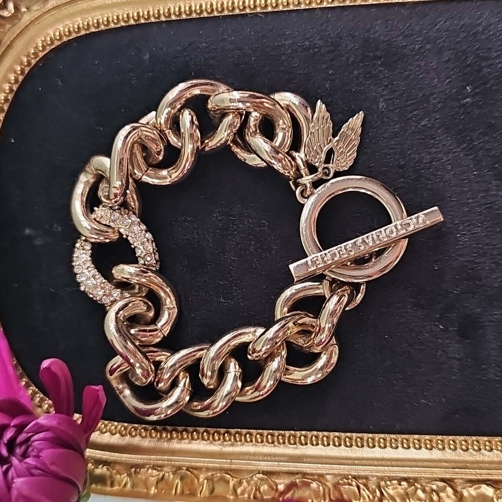 Victoria's Secret Gold Tone Chain Bracelet